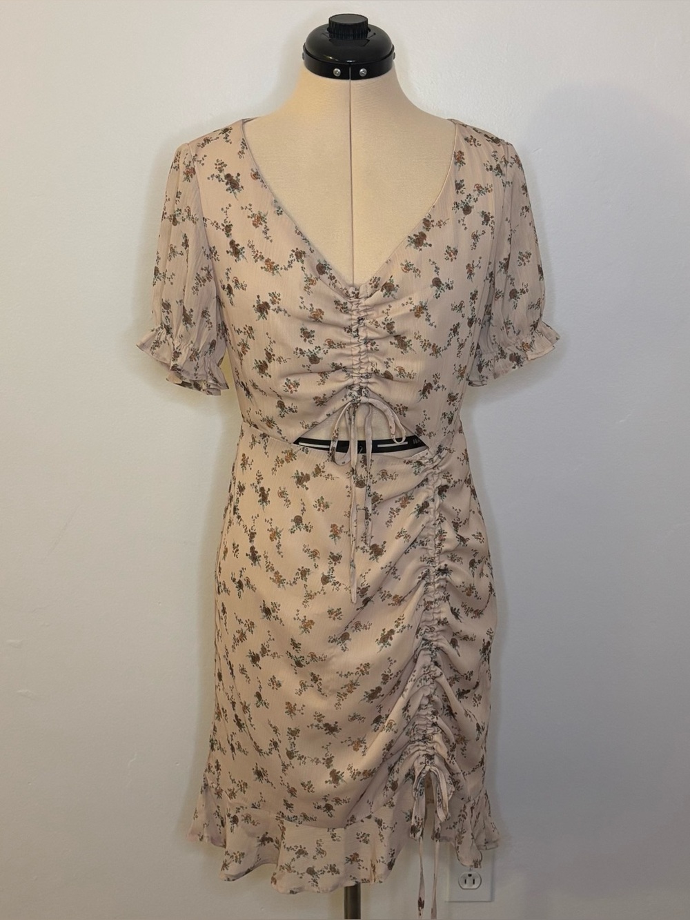 Storia Beige Floral Puff Sleeve Cutout Mini Dress With Adjustable Cinch Ties, M